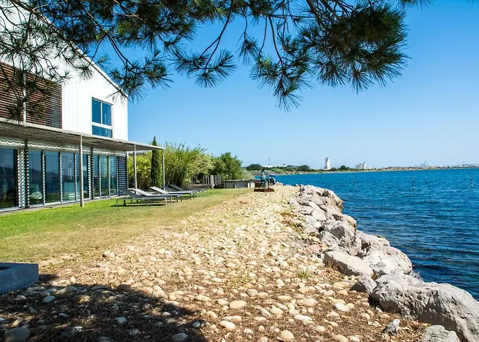Waterfront - With Spectacular Views And Direct Access To The Laguna Вилла